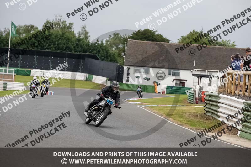 Vintage motorcycle club;eventdigitalimages;mallory park;mallory park trackday photographs;no limits trackdays;peter wileman photography;trackday digital images;trackday photos;vmcc festival 1000 bikes photographs